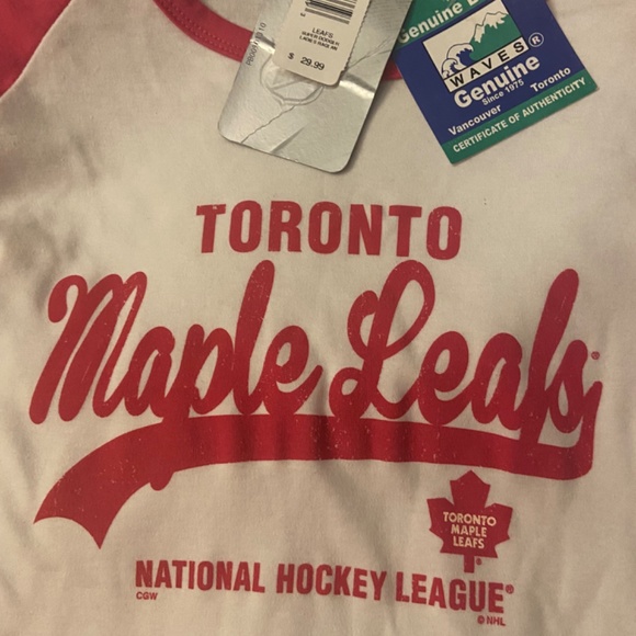 Toronto Maple leafs. Shirt - Picture 3 of 4